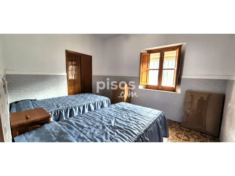 Chambres - Regulated House with Garden in Alcaucín