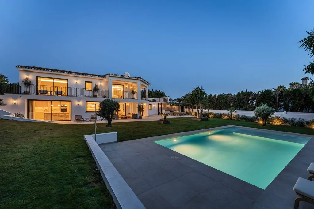 Piscine - Contemporary Villa with Sea Views in Marbella