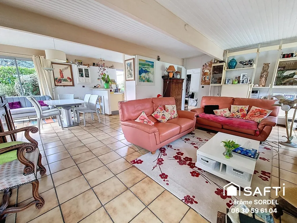 Elutuba - House with Pool in Quiet Street, Mérignac