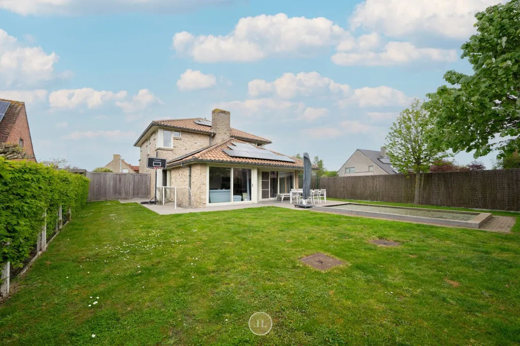Garden - Villa with Office Space and Solar Panels in Menen