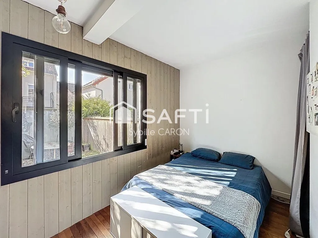 Chambres - Maison Rénovée avec Jardin à Clamart