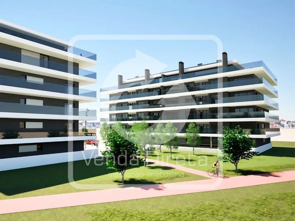 Luxury Flat with Balconies in Montijo, Setúbal