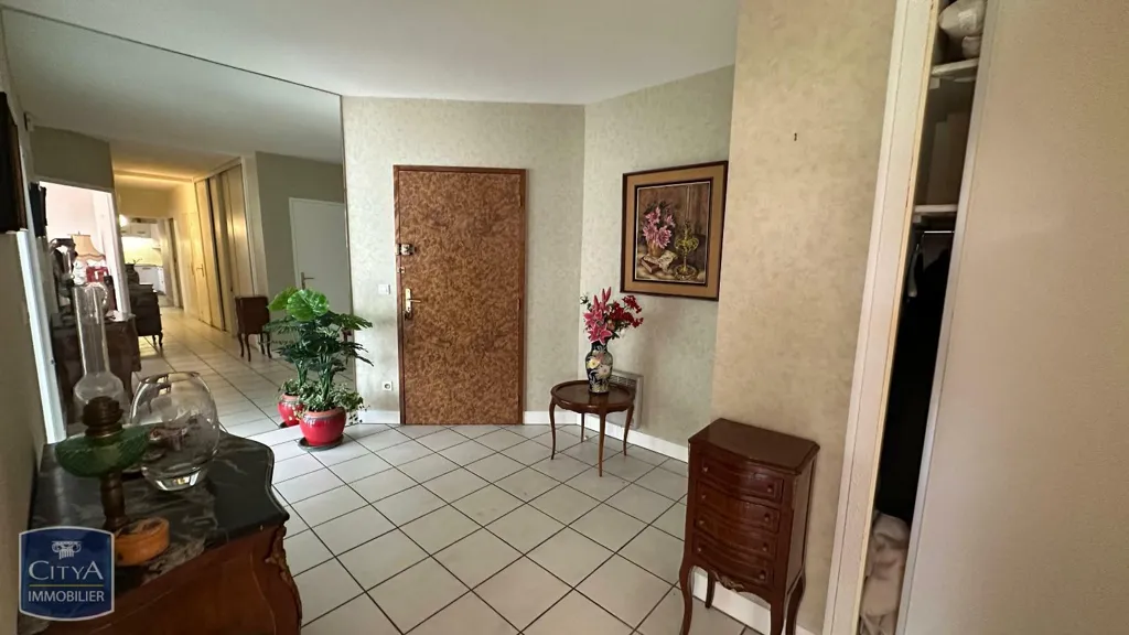 Entrée - Appartement Lumineux avec Balcon à Périgueux