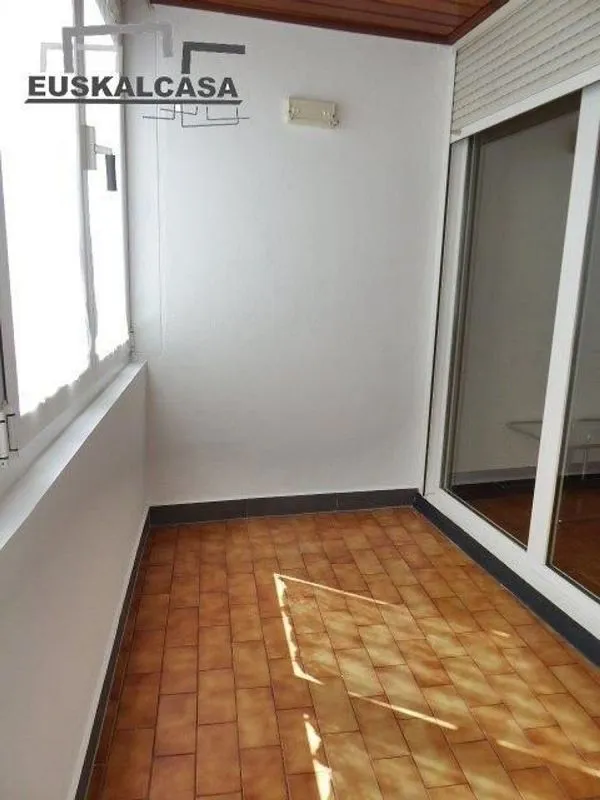 Rooms - Furnished Flat with Terrace in Ametzola