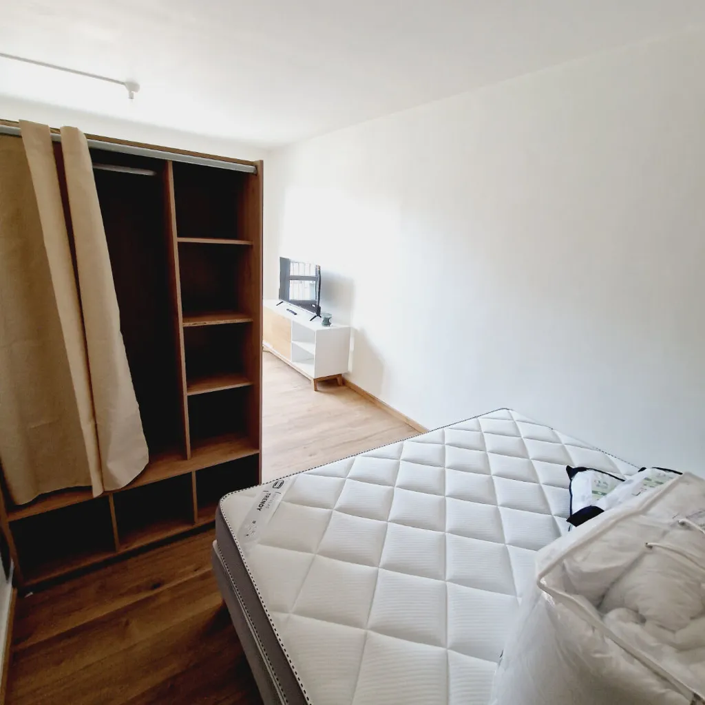 Chambres - Studio Rénové avec Balcon dans Environnement Calme