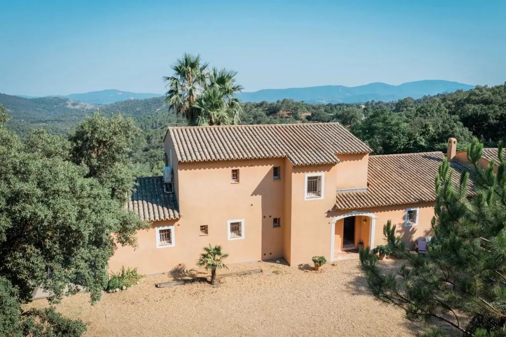 Vista aerea - Provençal Villa with Panoramic View near Saint-Tropez