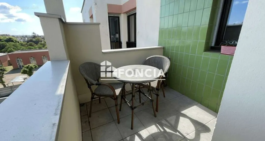 Rõdu - Bright Apartment with Balcony in Ermont Centre