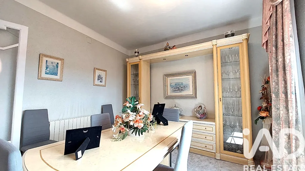 Salle à manger - Spacious 4-Bedroom Flat with Balcón in Calaf