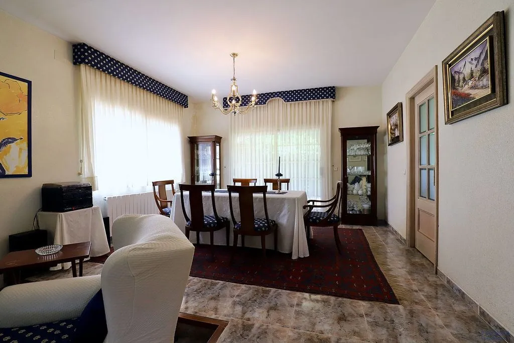Salle à manger - Villa with Pool and Buildable Plot in Caldes de Malavella