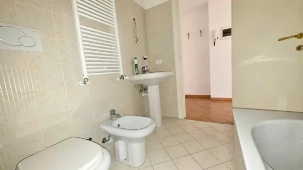 Salles de bain - Modernised Studio with Balcony in Milan