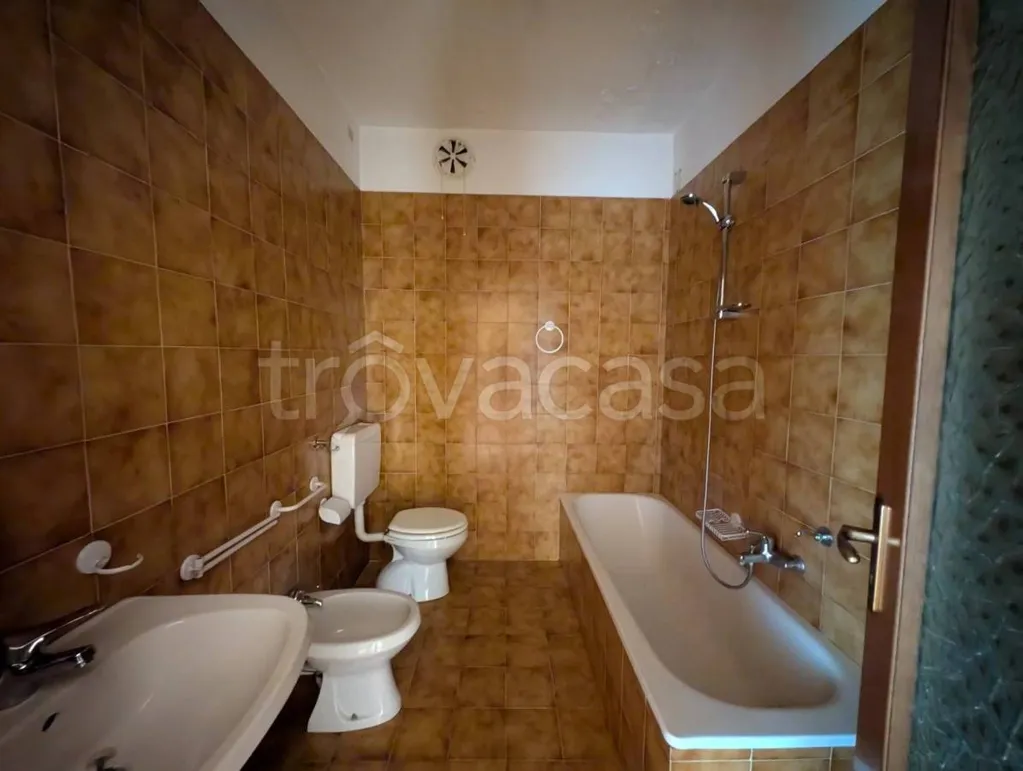 Vannitoad - Apartment with Double Exposure in Boves