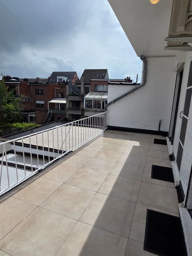 Rõdu - Fully Renovated Flat with Large Terrace in Centre
