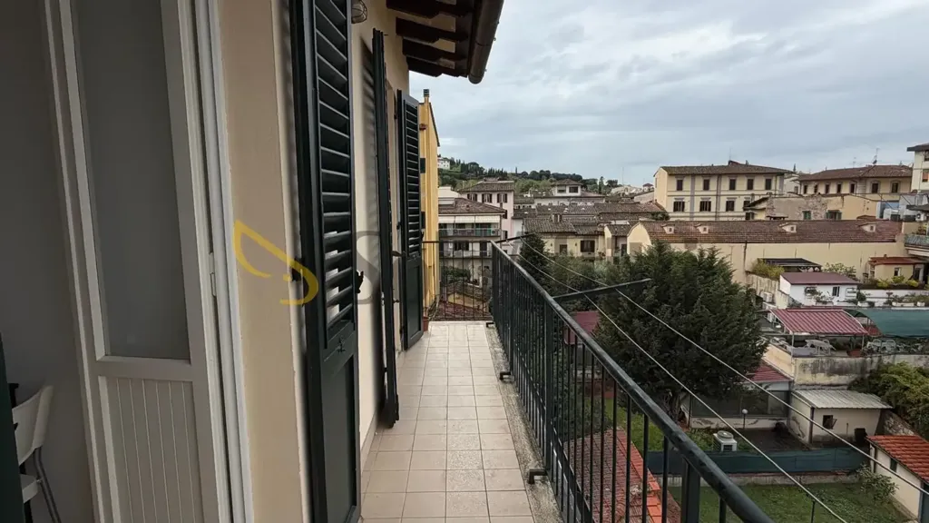 Balcon - Armed Four-Room Apartment in Florence