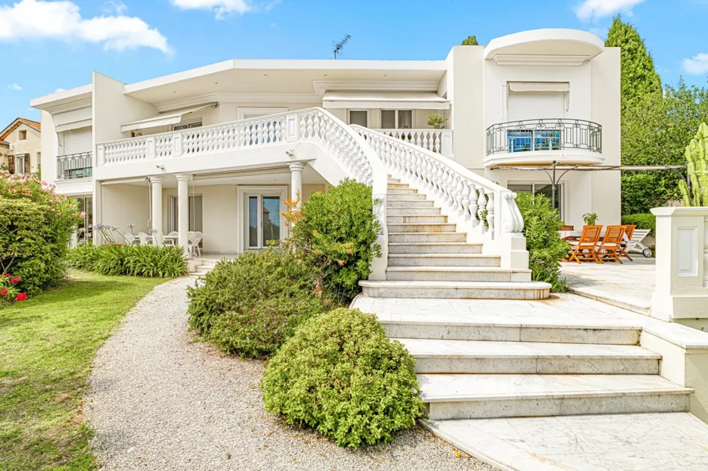 Extérieur - Appartement-Villa 3 Pièces avec Jardin à Nice
