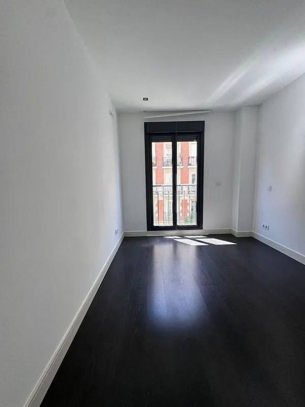 Toad - Modern Flat with South View in Chamberí