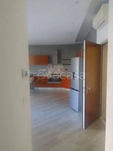 Cuisine - Rear-Facing Apartment with Private Garden in Ferrara