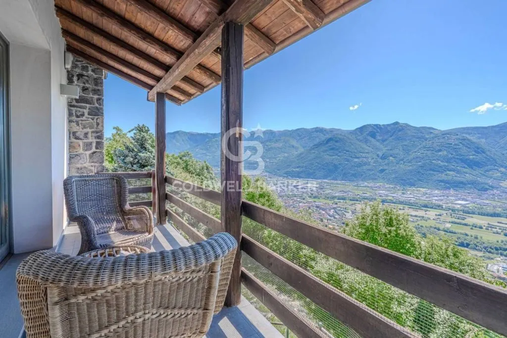 Terrasse - Panoramic Villa with Private Park in Costa Volpino