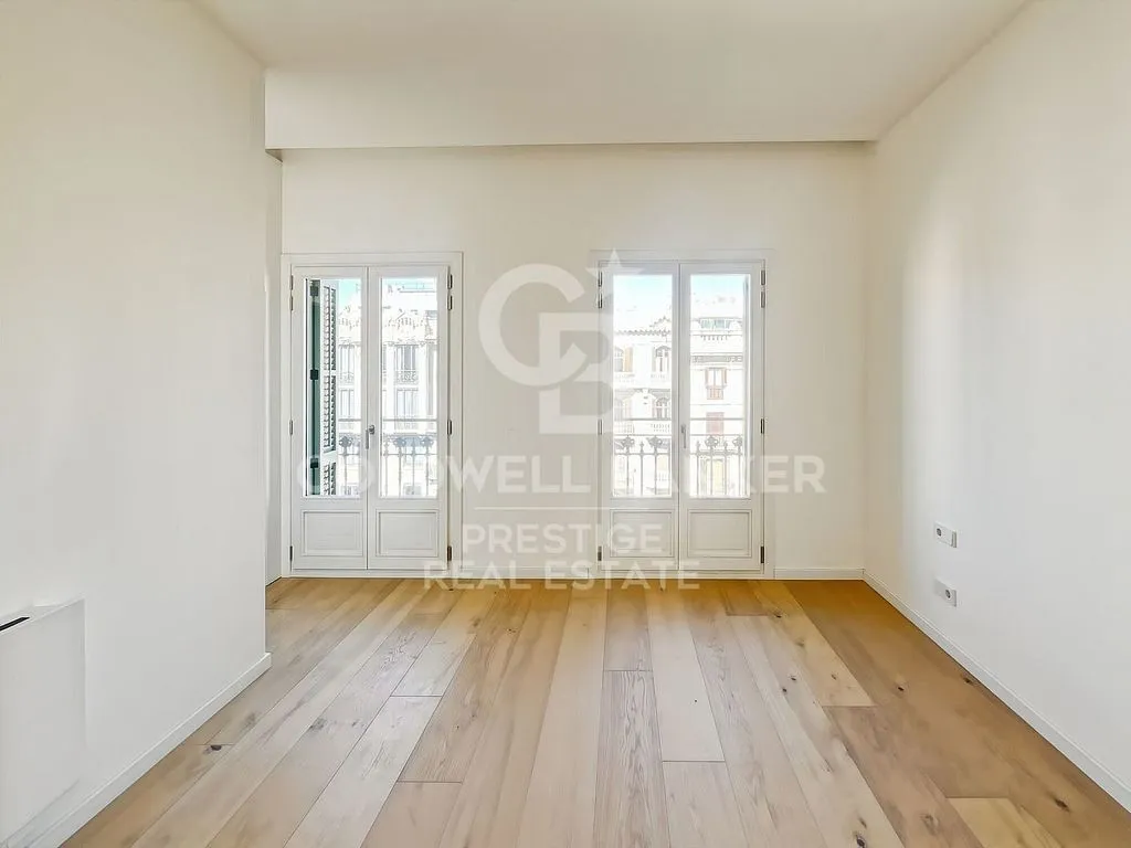 Pièces - New Apartment with Lift in Eixample