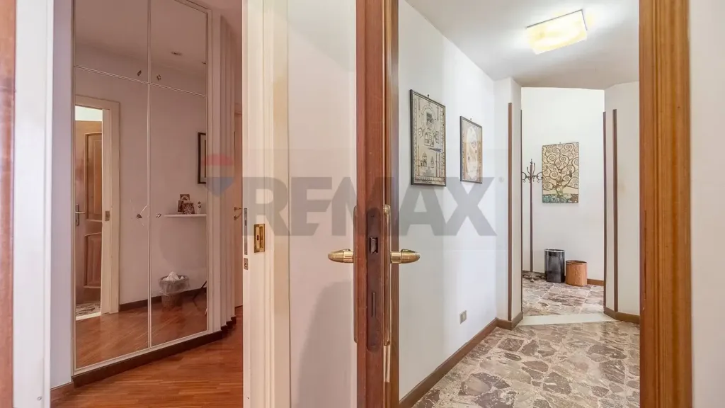 Entrée - Furnished Apartment with Balcony in Rome