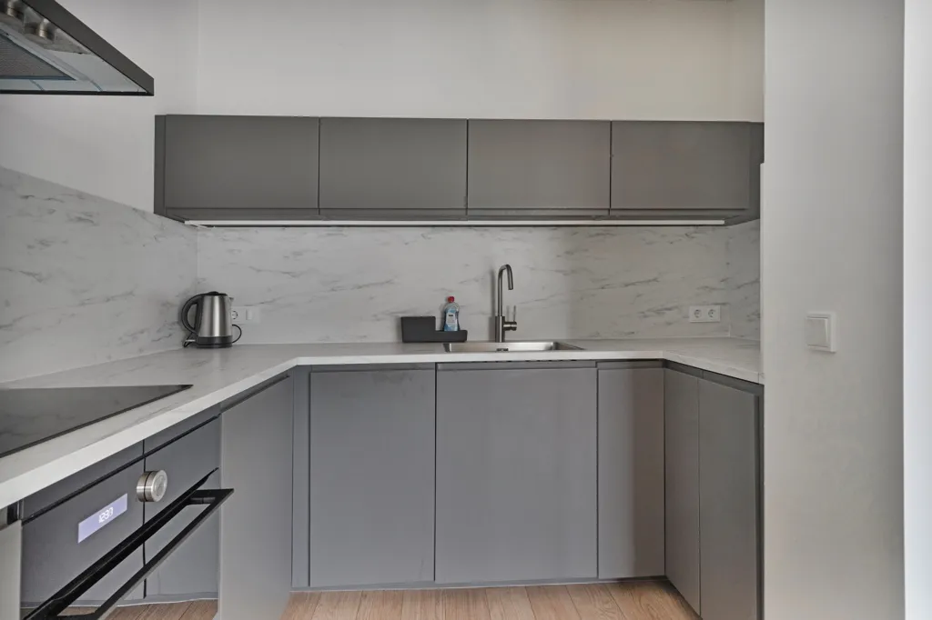 Cucina - Bright 2-Bedroom Apartment in City Centre