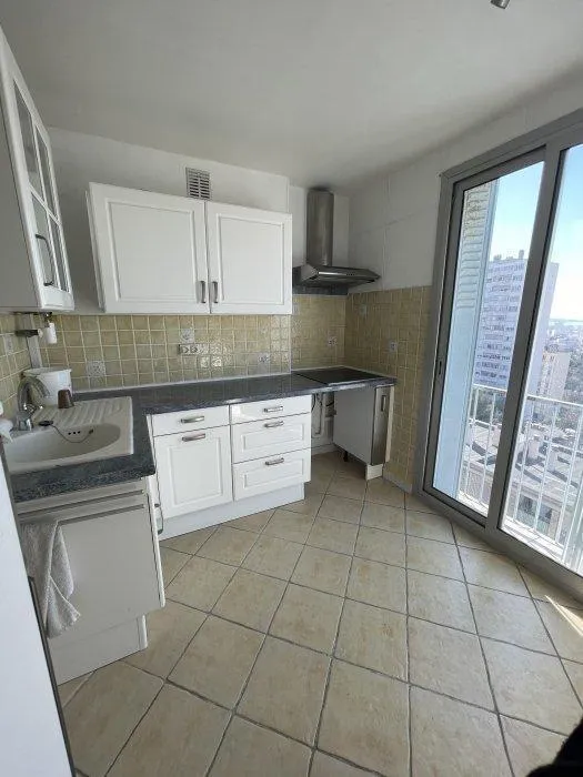 Cucina - 3-Piece Flat with Balcony in Marseille