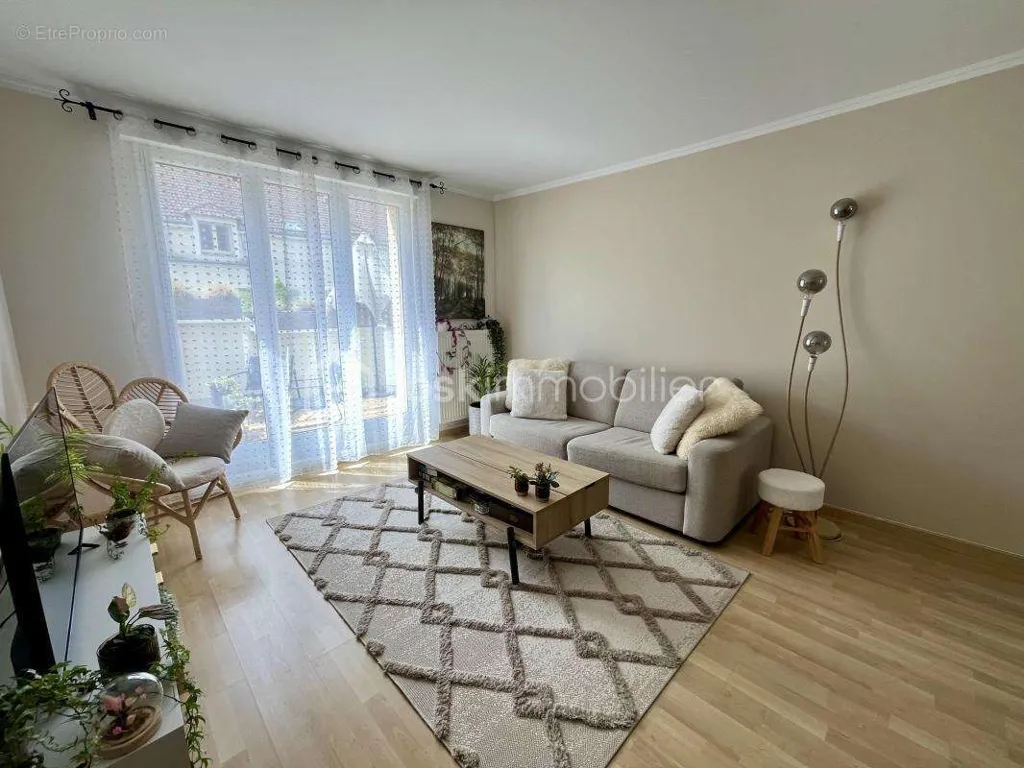 Soggiorno - Renovated Duplex with Terrace in Lomme