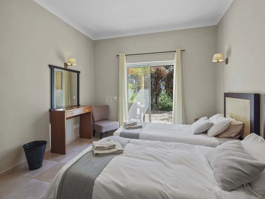 Magamistoad - Luxury Villa with Golf Views in Estômbar