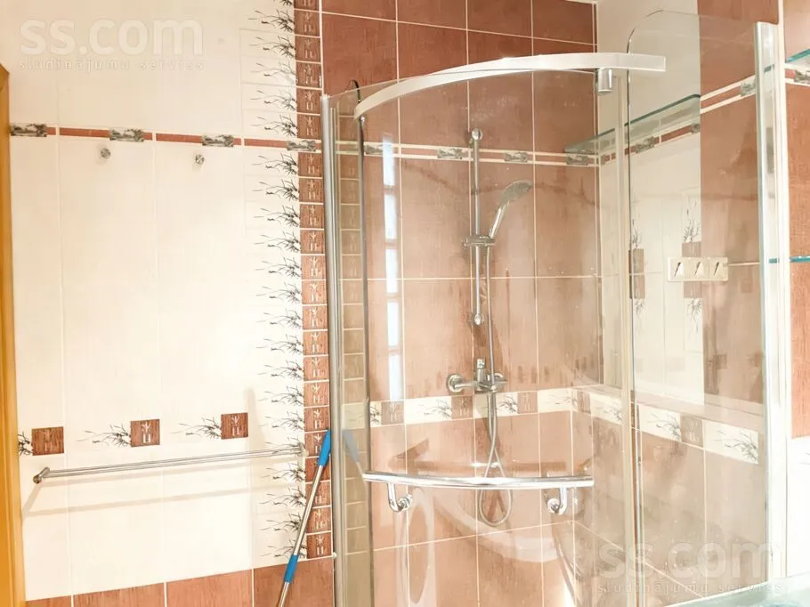 Salles de bain - Modern 2-Bedroom Flat with Garden in Jugla, Riga