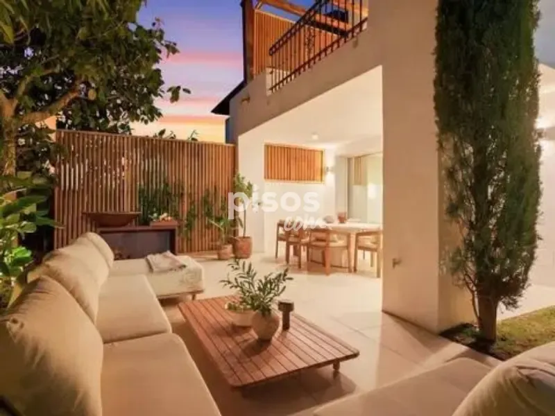 Terrasse - Corner Semi-Detached Villa with Pool in Marbella