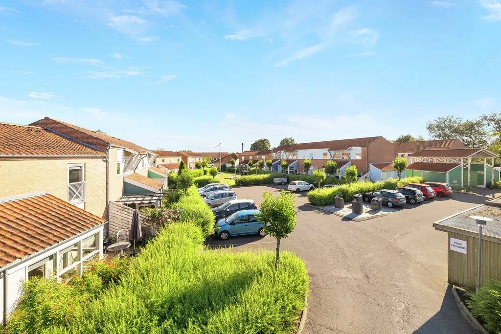 Välivaade - Two-Bedroom Flat with Private Garden in Lund