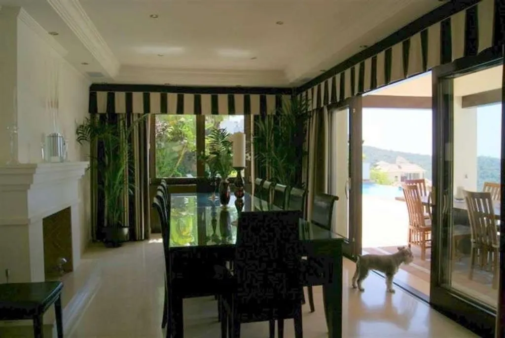 Söögituba - South-Facing Villa with Infinity Pool in Marbella