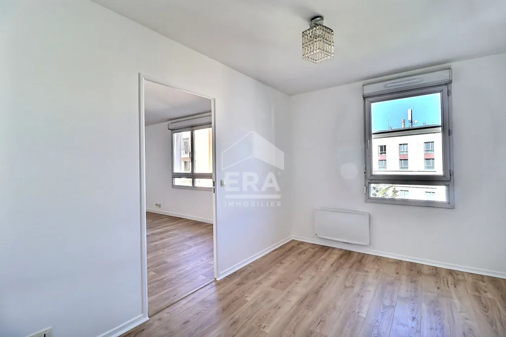Toad - 2-Bedroom Apartment with Parking in Saint-Denis