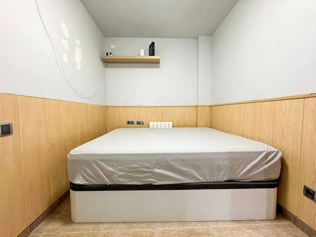 Corner Flat with Balcony in Sentmenat