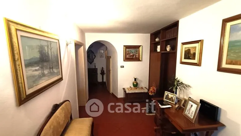 Esik - Terraced House with Garage in Prato