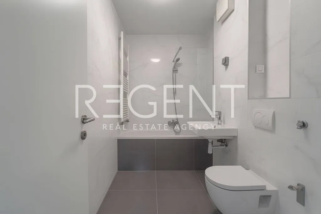 Salles de bain - Modern Flat with Balcony in Ciglenica, Zagreb