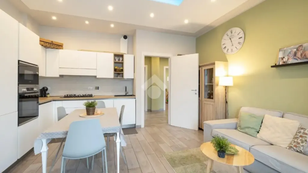 Elutuba - Rear-Facing Apartment with Balcony in Chieri