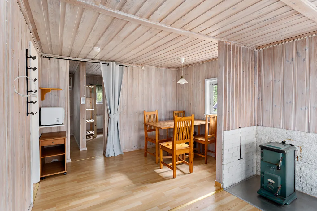 Sala da pranzo - Cottage with Lake Access in Örstorp