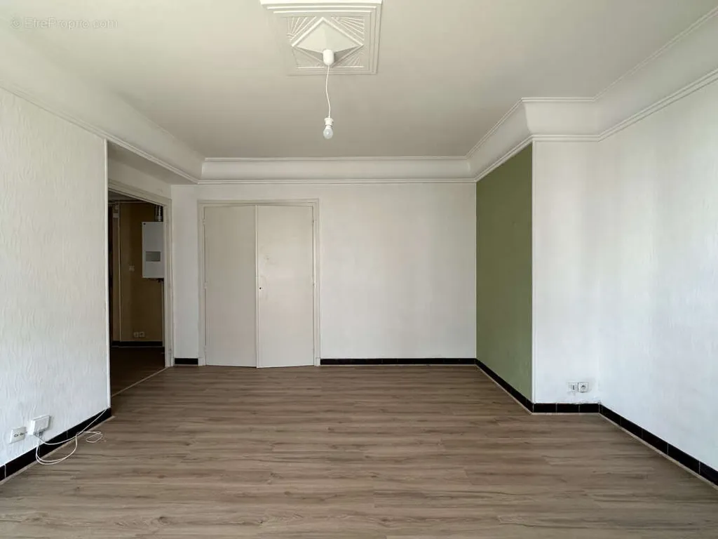 Pièces - Appartement 3P+C avec Balcon à Grenoble
