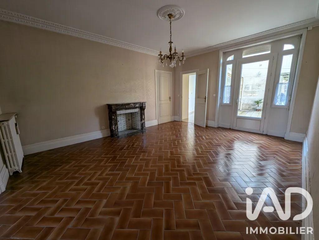 Séjour - Maison de Caractère avec Garage XXL au Centre de Cognac
