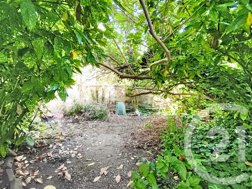 Aed - Bright 2-Bedroom Flat with Garden in St Denis