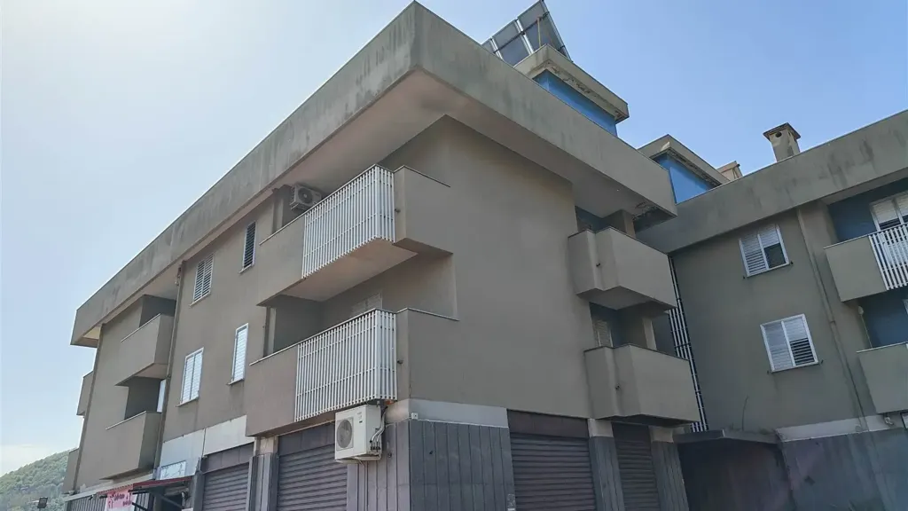 Välivaade - Spacious Apartment with Terrace in Mendicino