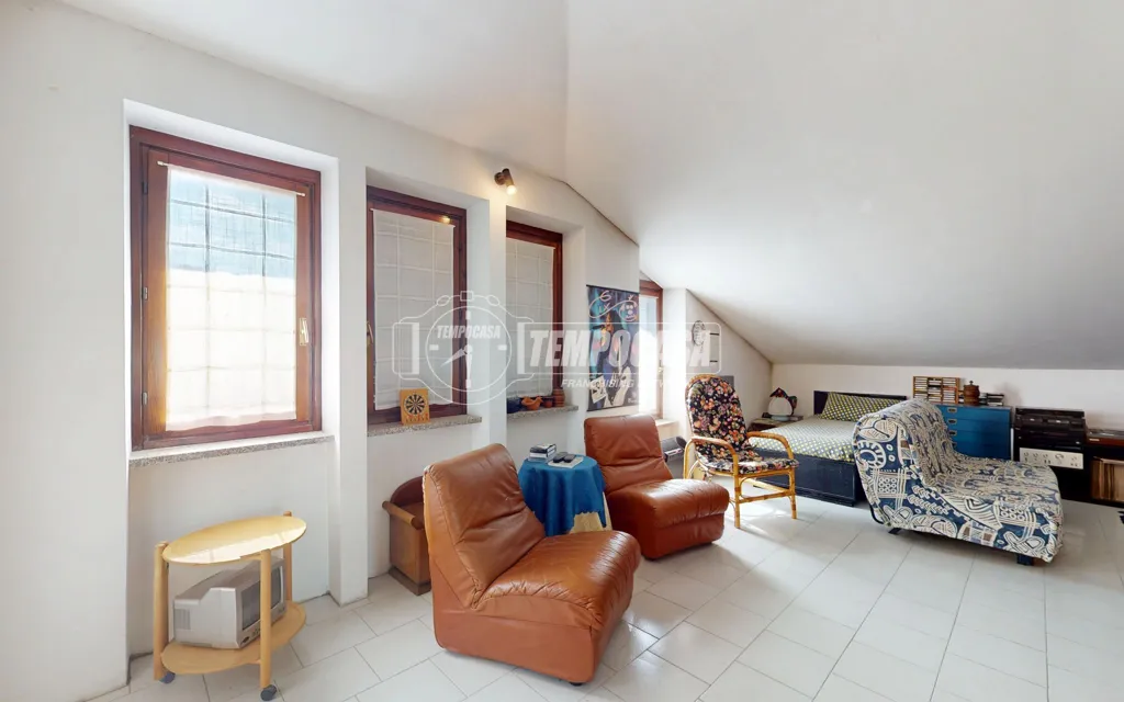 Séjour - Three-Level Townhouse with Private Garden in Bra