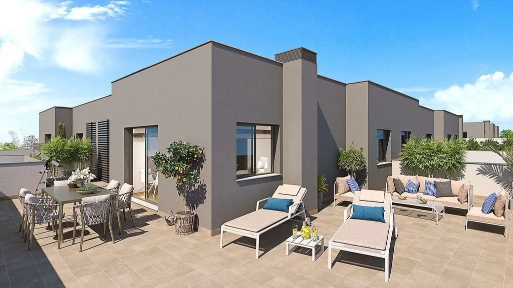 New Flat with Pool in Mairena
