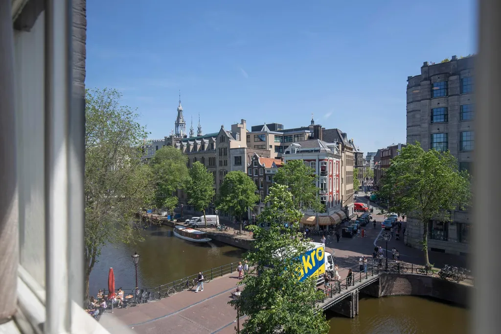 Toad - Duplex Apartment with Canal View in Amsterdam