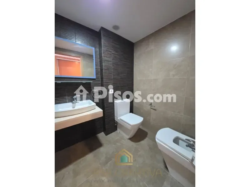 Bathrooms - Apartment with Balcony in Náquera