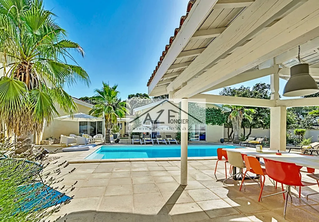 Bassein - Luxurious Villa with Pool near Uzès