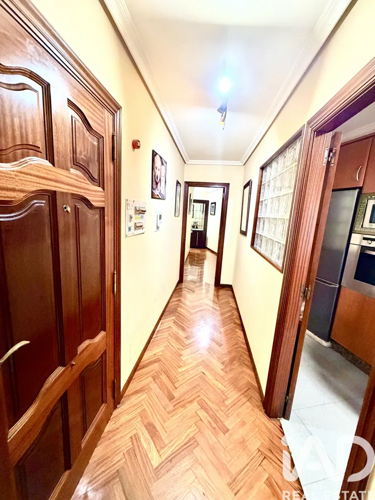 Esik - Apartment with Patio in Arteixo