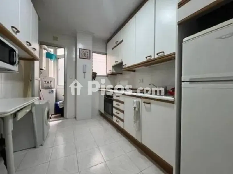 Cuisine - Bright Student Flat with Balcony in Santa María de Gracia