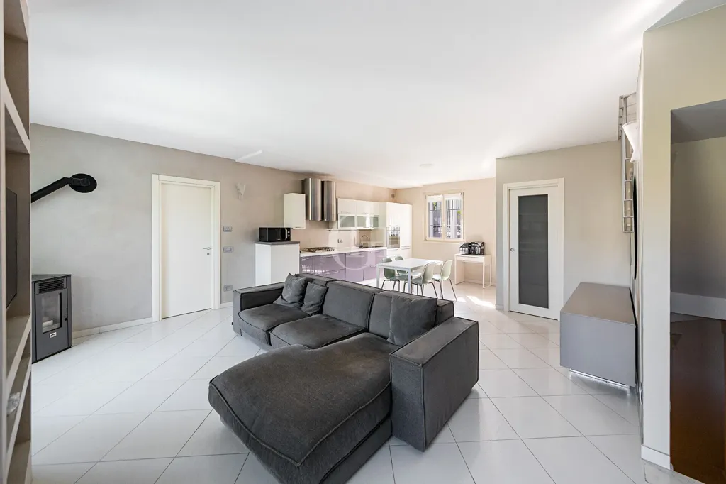 Séjour - Modern Villa with Lake View in Polpenazze