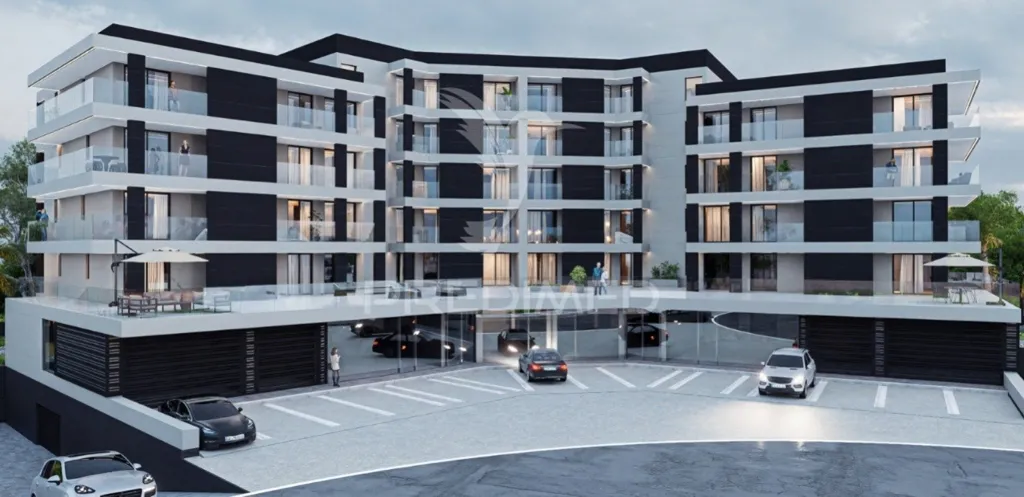 Apartment with East-Facing Balcony in Maia
